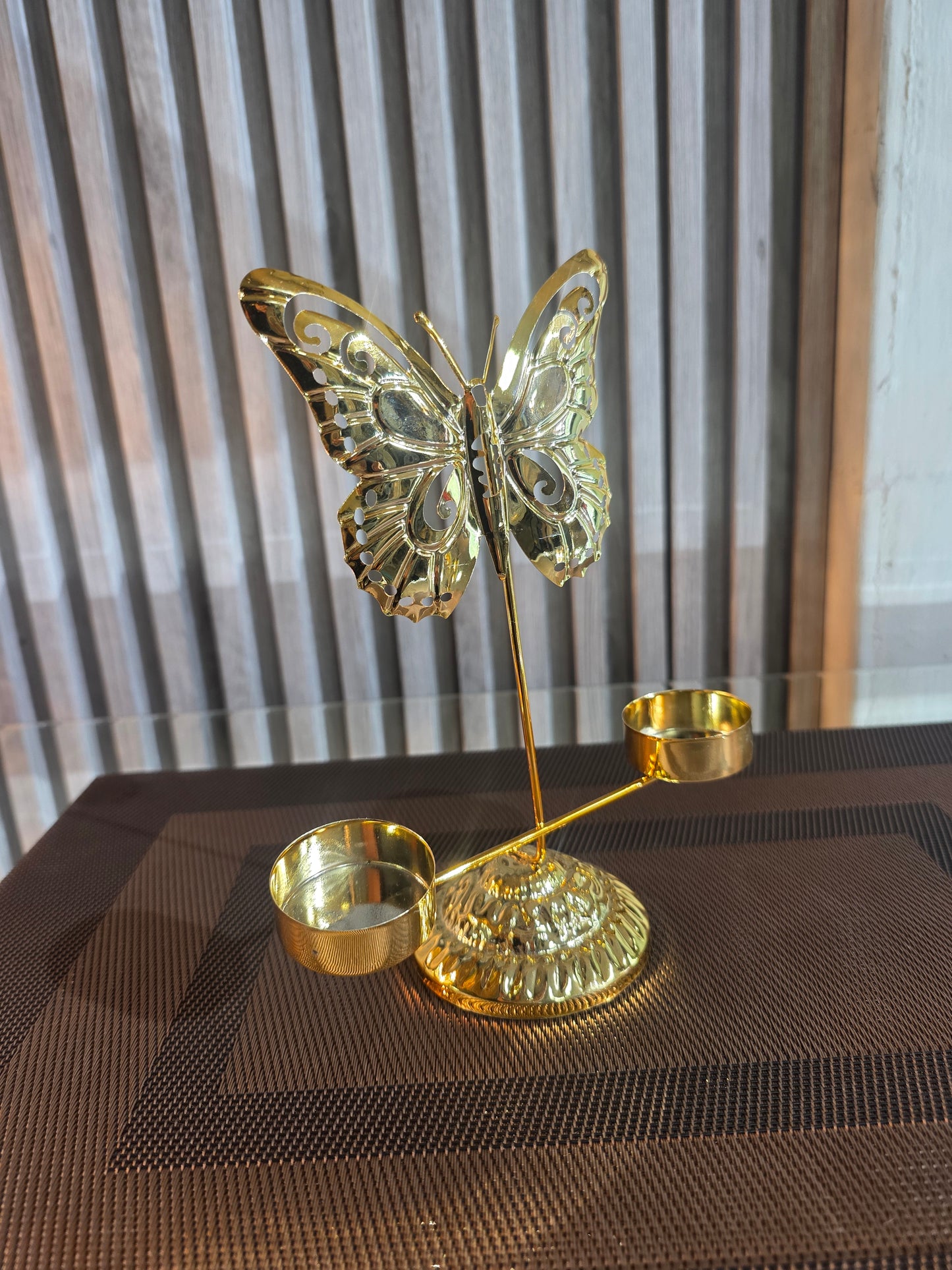 SET FIGURA DE MARIPOSA MONARCA DORADA X3